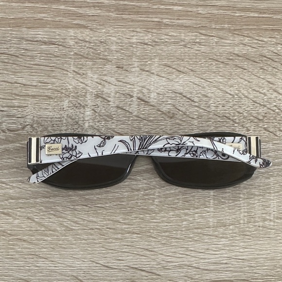Gucci Monochrome Floral Sunglasses main image 5